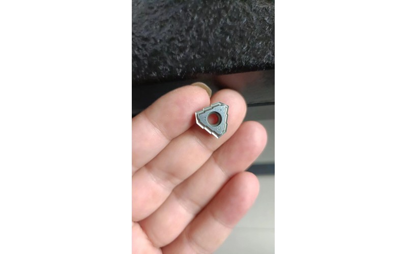 硬質(zhì)合金刀片磨制應(yīng)該注意什么？