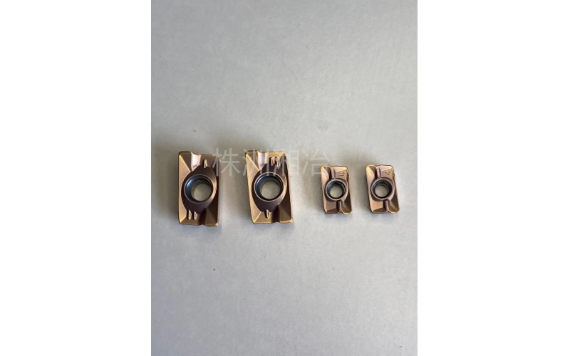 APMT1604是一種常用的硬質(zhì)合金銑刀片